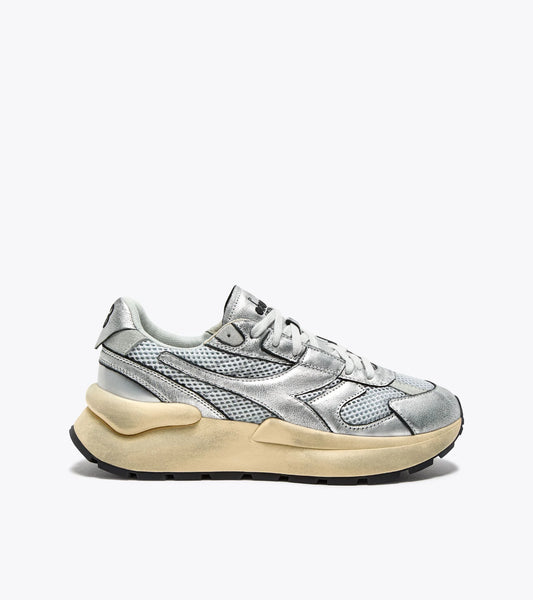 Diadora sneakers