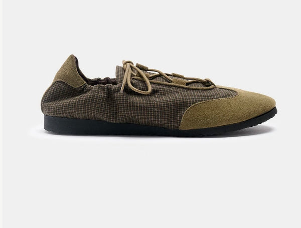 Zapatilla de mujer