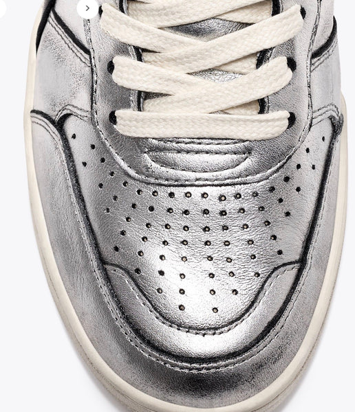 Diadora sneakers